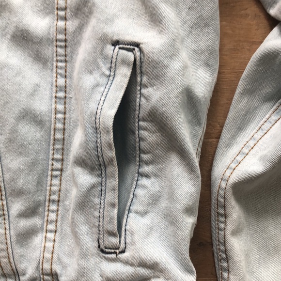 Elia-Cher Jean Jacket - Picture 5 of 9